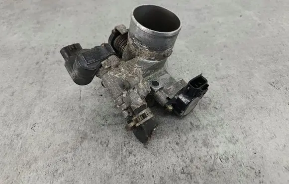 Toyota Yaris Throttle body valve 