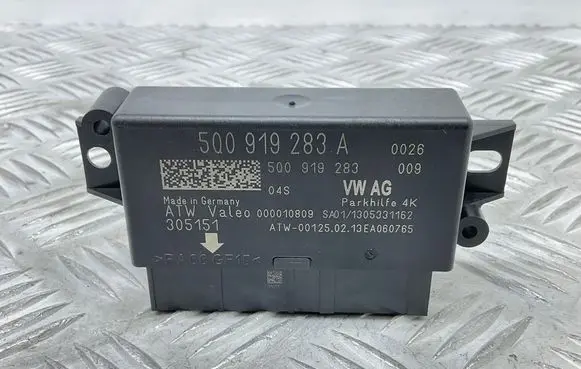 Audi A3 S3 8V Parking PDC control unit/module 5Q0919283A