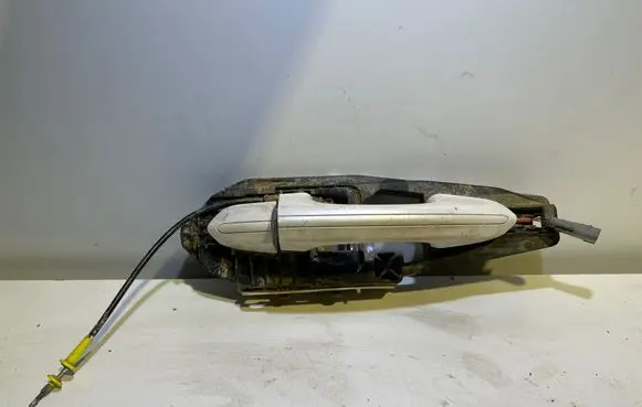 Rear door exterior handle