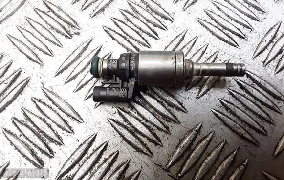 Ford Focus Fuel injector dm5g9f593aa