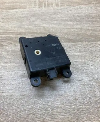 Nissan Murano Z50 Air flap motor/actuator 01030851