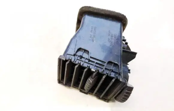 Nissan X-Trail T30 Dash center air vent grill 68750eq000
