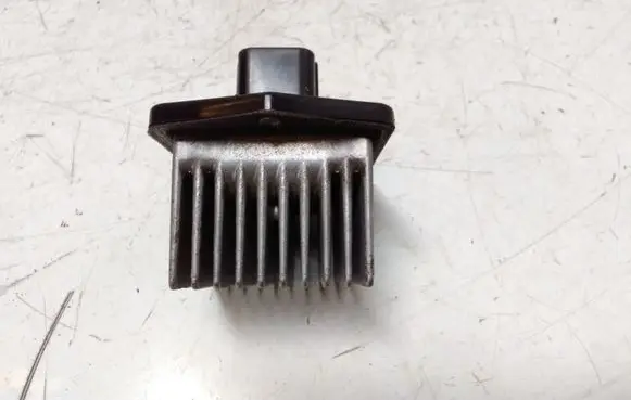 Mitsubishi Outlander Heater blower motor/fan resistor 057A11D