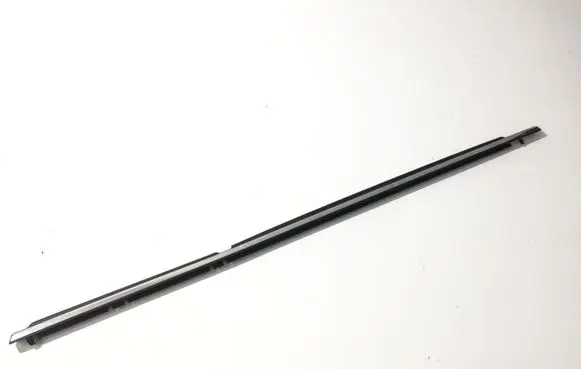 Toyota Avensis T270 Rubber seal rear door window/glass 