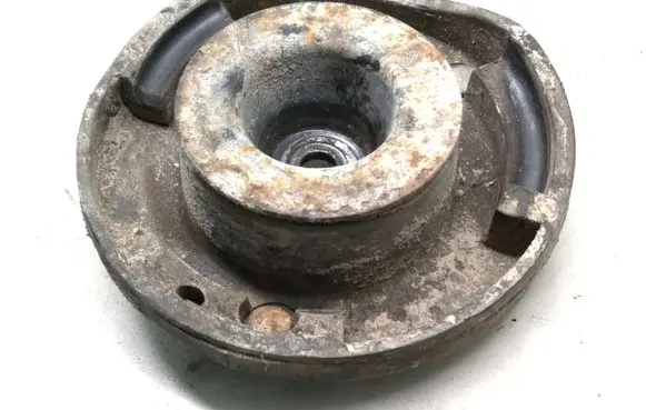 Renault Laguna I Front coil spring rubber mount 