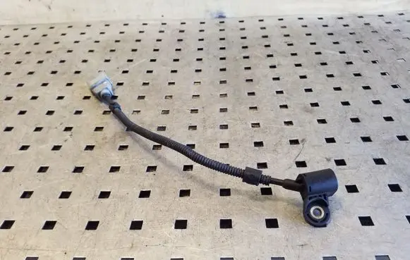 Volkswagen Tiguan Camshaft position sensor 03L906433