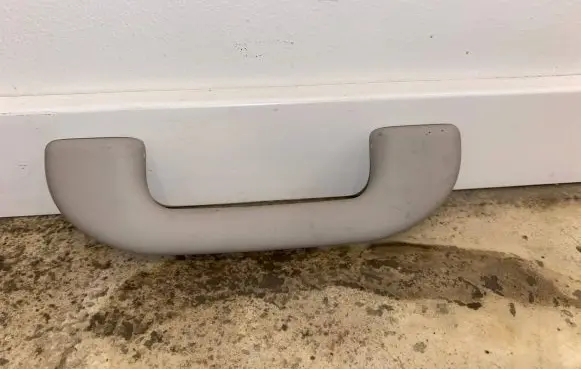 Jeep Cherokee Front interior roof grab handle 5RG68TRMAA 5RG72TRMAA