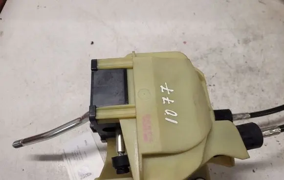 Ford Focus C-MAX Gear shifter/selector 3M5R7K387FF 3M5R7E395GC