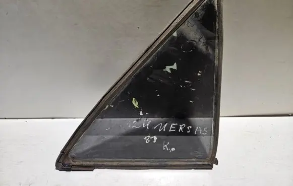Rear vent window glass