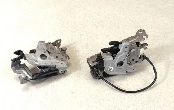 BMW 3 G20 G21 Engine bonnet/hood lock/latch loop/hook 7468347 7468348