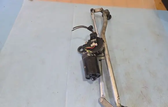 BMW 3 E46 Front wiper linkage and motor 0390241355