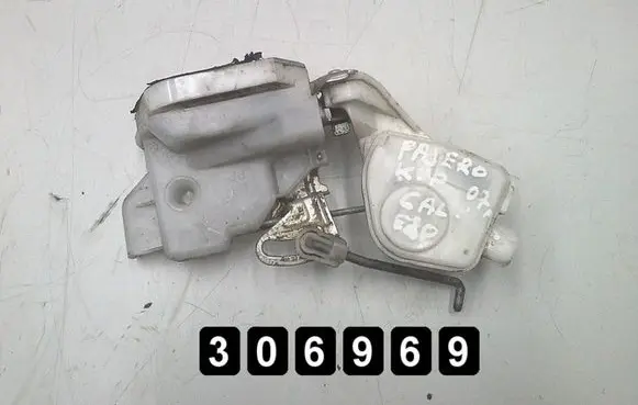 Mitsubishi Pajero Front door lock 