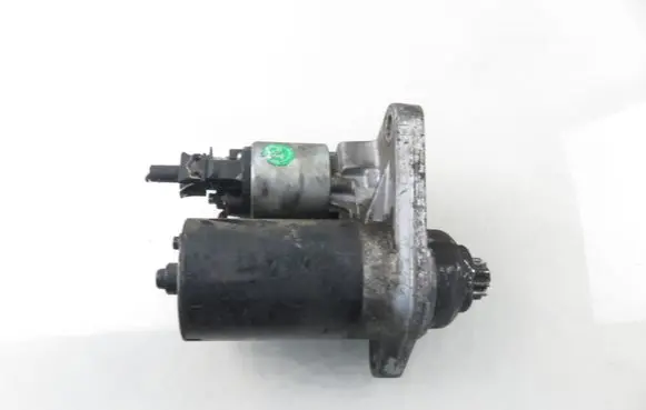 Volkswagen Polo IV 9N3 Starter motor 0001121016 02T911023E