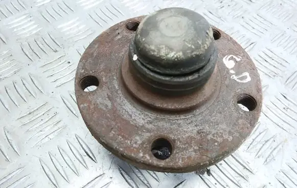 Audi A6 S6 C4 4A Rear wheel hub 