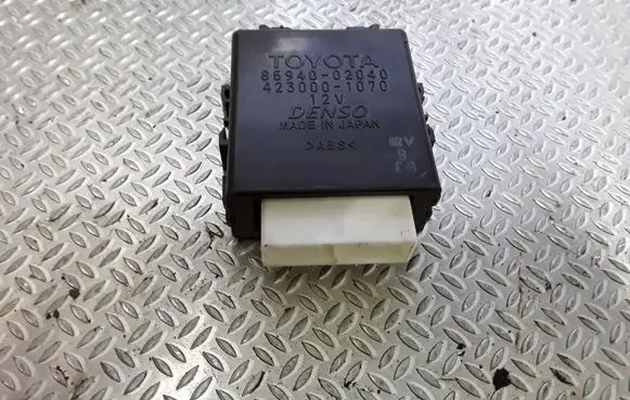 Toyota Auris 150 Window wiper relay 8594002040