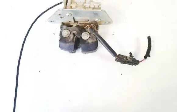 Fiat Stilo Tailgate/trunk/boot lock/catch/latch d3589