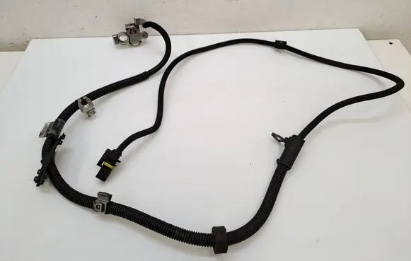Mercedes-Benz E W212 Positive cable (battery) A6511590146
