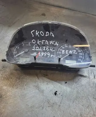 Skoda Octavia Mk1 (1U) Speedometer (instrument cluster) 110008928 1U1919034B