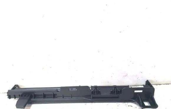 Mercedes-Benz C W204 Radiator mount bracket 0477902904
