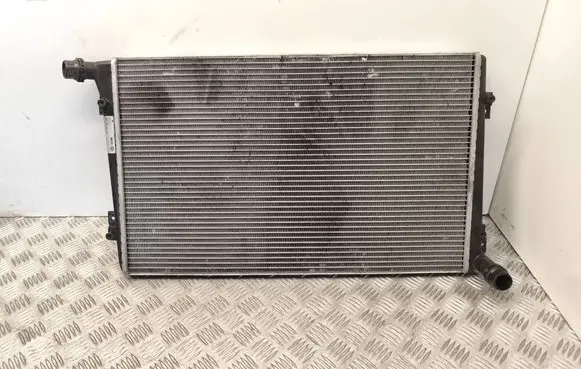 Audi A3 S3 8P Coolant radiator 8MK376756