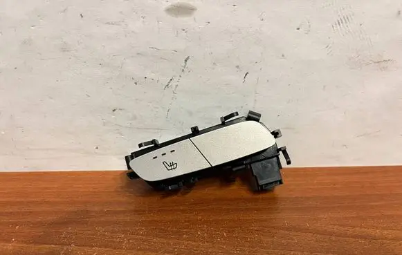 Mercedes-Benz E W213 Seat heating switch A2139050204 HW144300 SW133101