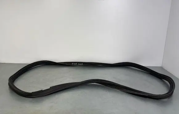 BMW 2 F46 Trunk rubber seal (body) 7474443