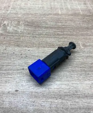 Renault Scenic I Brake pedal sensor switch 110895