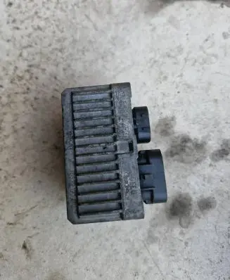 Opel Insignia A Glow plug pre-heat relay 55574293