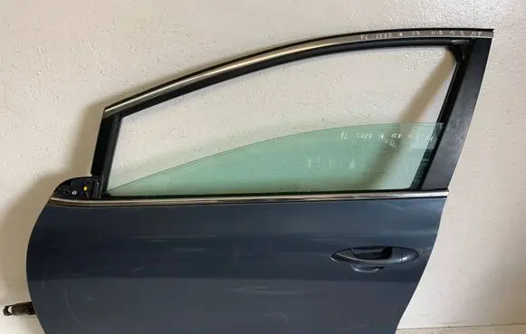 KIA Ceed Front door 