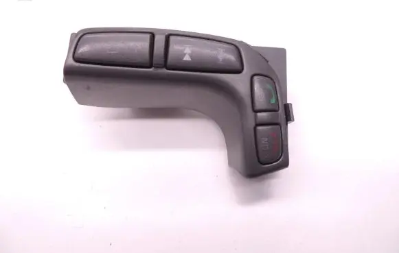 Volvo V70 Steering wheel buttons/switches 9199915 D124
