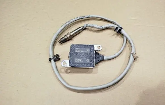 Renault Trafic III (X82) Lambda probe sensor 227903791R A3C0684740000 SNS1045D