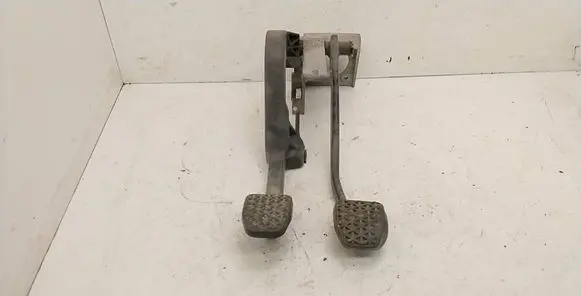BMW 3 E36 Pedal assembly 1161962
