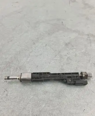 BMW 1 F20 F21 Fuel injector 7639994 0261500172 20409