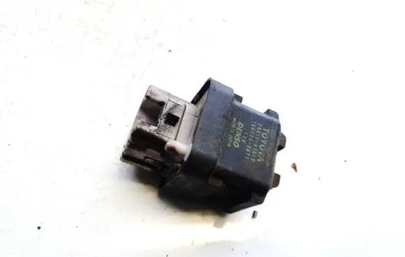 Toyota Corolla Verso AR10 Glow plug pre-heat relay 2861067010 28610-67010
