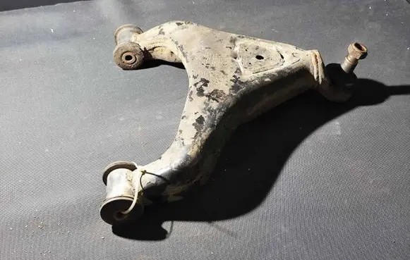 Mercedes-Benz Sprinter W901 W902 W903 W904 Front lower control arm/wishbone 9013330214