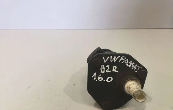 Volkswagen PASSAT B2 Vacuum pump 068145207