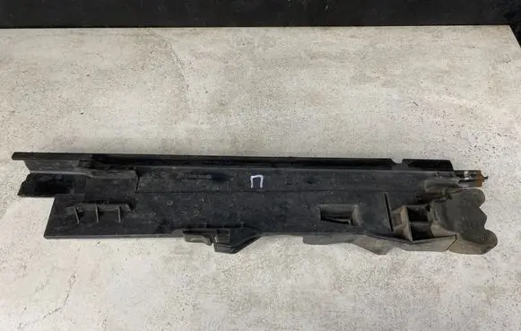 BMW X5 E70 Side radiator support slam panel 7799762