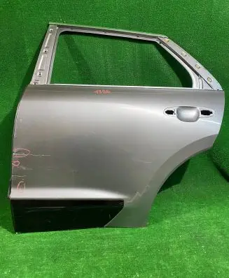 KIA Niro Rear door