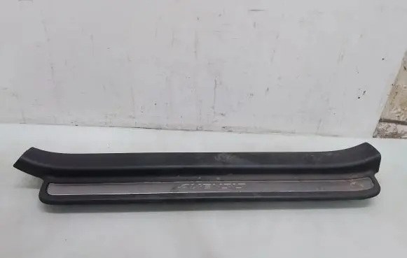 Toyota Avensis T250 Front sill trim cover