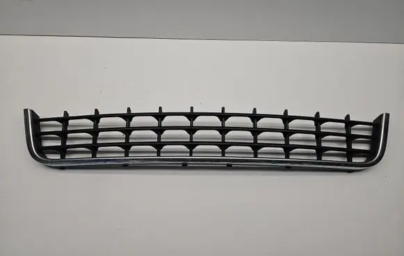 Audi A8 S8 D2 4D Front bumper lower grill 4D0853667B