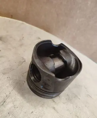 Piston