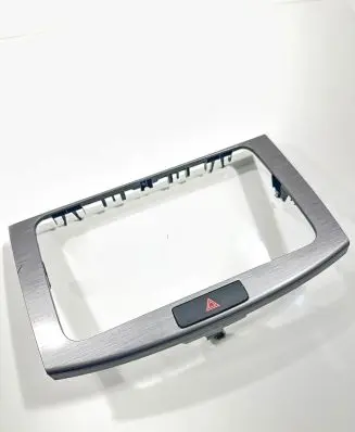 Radio/GPS head unit trim
