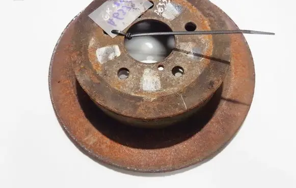 Subaru Legacy Rear brake disc neventiliuojamas