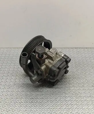 Hyundai Accent Power steering pump Y8T11