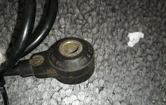 Detonation knock sensor
