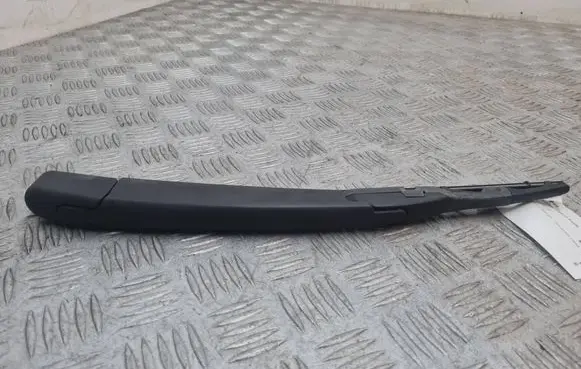 KIA Sorento Rear wiper blade arm 
