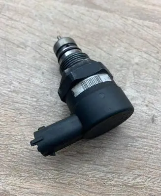 Alfa Romeo 156 Fuel pressure sensor 232800N010 0281002626