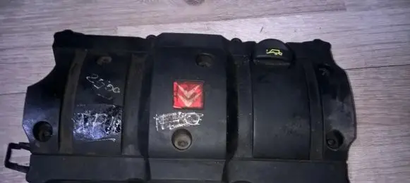 Citroen Xsara Picasso Rocker cam cover 9638602180