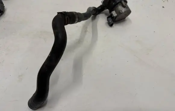 Porsche Taycan 9J1 Water pump 9J1965567D