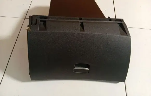 Renault Laguna III Glove box 1000913